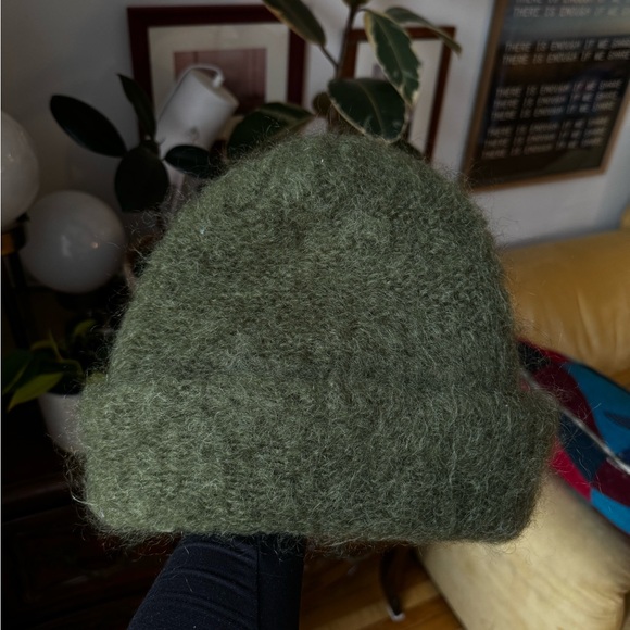 Hierloom Mohair Beanie (Made in Montreal) - Picture 2 of 3
